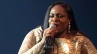 No one knows by Sinach , live video and lyrics