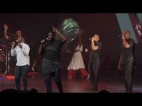 Jean Jean – Je louerai son nom (de Sinach) à Nouvelle vie Québec