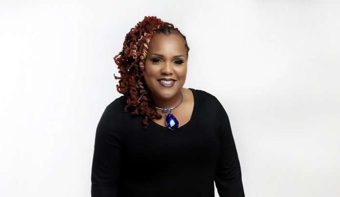 Adriann Lewis Freeman marque le premier hit du Top 30 du