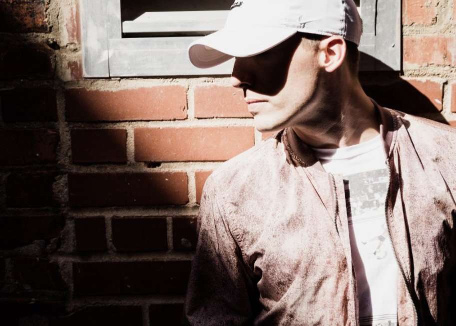 Paravel Records et DREAM Records sassocient pour signer lartiste pop