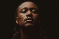 KB présente la scène du concert à l'écran avec l'expérience interactive en direct `` Glory Nights ''