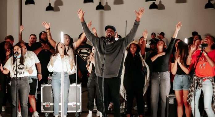 Maverick City Music Clip vidéo «Le sang est toujours le sang»