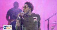Deitrick Haddon et Zaytoven donnent une performance explosive de «Sick World» sur GMA3
