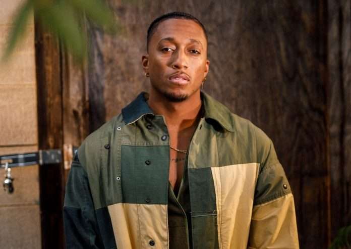 Lecrae interprète «Drown» dans le «Tamron Hall»