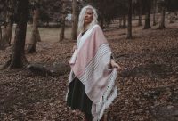 Vidéo lyrique de Shaylee Simeone «God Of The Wilderness»