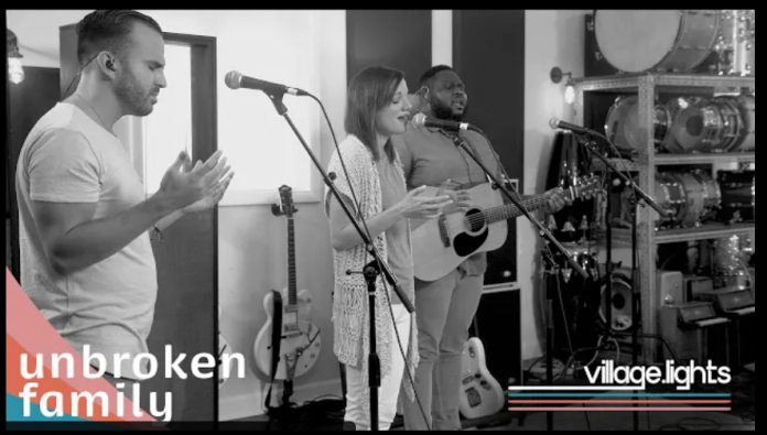 Village Lights laisse tomber 