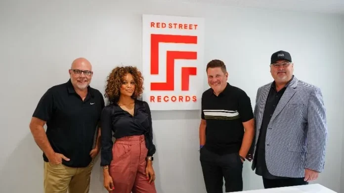 Spensha Baker, finaliste de The Voice Top 4, signe avec Red Street Records