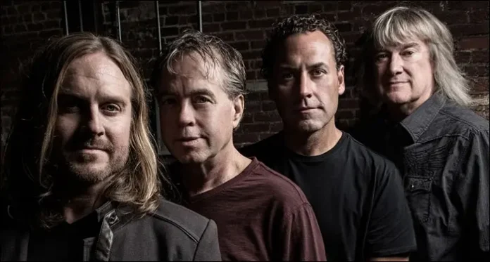 John Schlitt et The Union of Sinners & Saints dévoilent une version réinventée d'une chanson de Noël classique