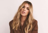 Brooke Ligertwood interprète 