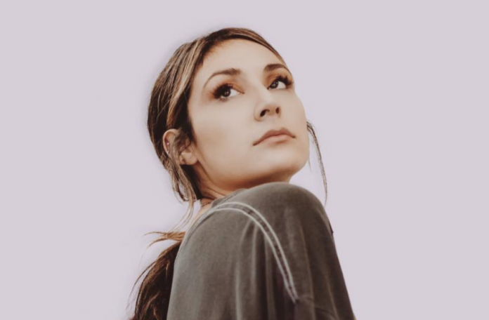 Iveth Luna partage de nouvelles versions de son premier single 