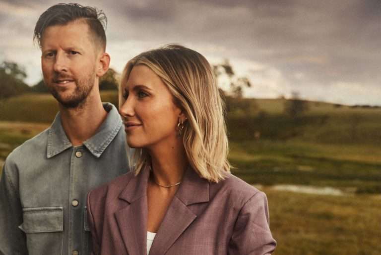 Bryan & Katie Torwalt sortent « Simple Kingdom » Feat.  Cody Carnes