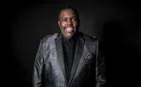 Vidéo en direct de William McDowell « Toujours en mouvement »