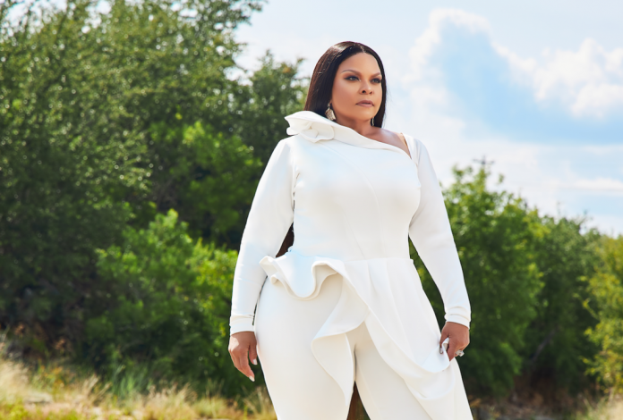 Tamela Mann nommée artiste féminine contemporaine de l'année lors de la 37e édition des Stellar Gospel Music Awards
