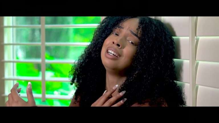 Angel Lucas ft Deborah Lukalu – viens (video et paroles)