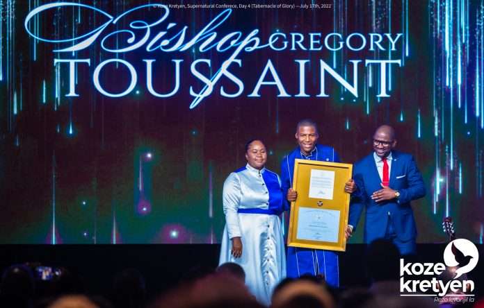 L’Évêque Grégory Toussaint honoré par le Président des États-Unis