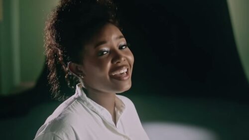 Manuella Patouma - Touchée : Paroles Disponibles