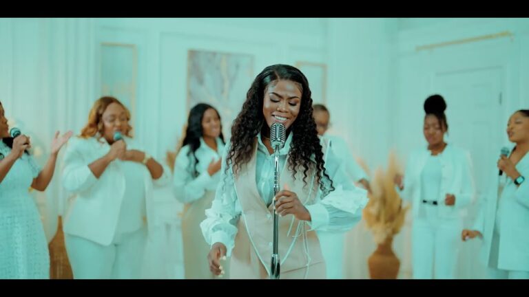 Eugénie Pierre exprime sa foi profonde dans ‘Fais ce que tu veux’