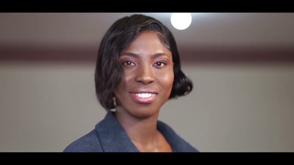 Louons-le de Keny Louis Jean – paroles et message du nouveau single