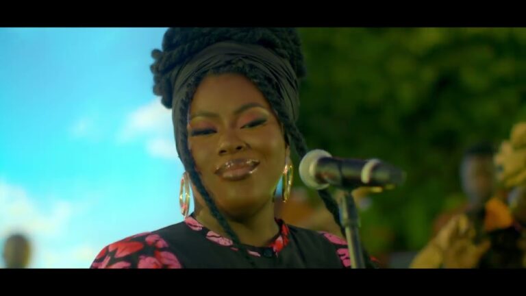 Colombe Merveille – Emmène moi – Clip Officiel