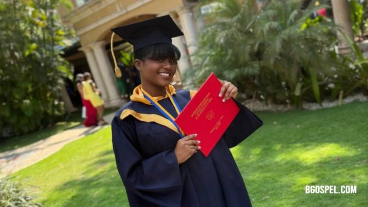 Youly Lordy Valéus, artiste gospel, obtient son diplôme de médecine