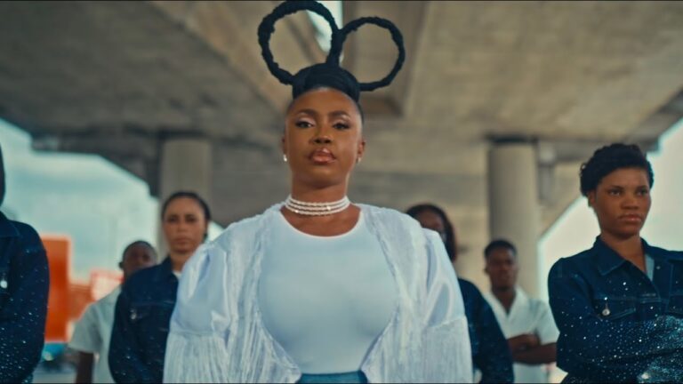 Pekuelle dévoile « Serrer Ceinture »(Clip Officiel)