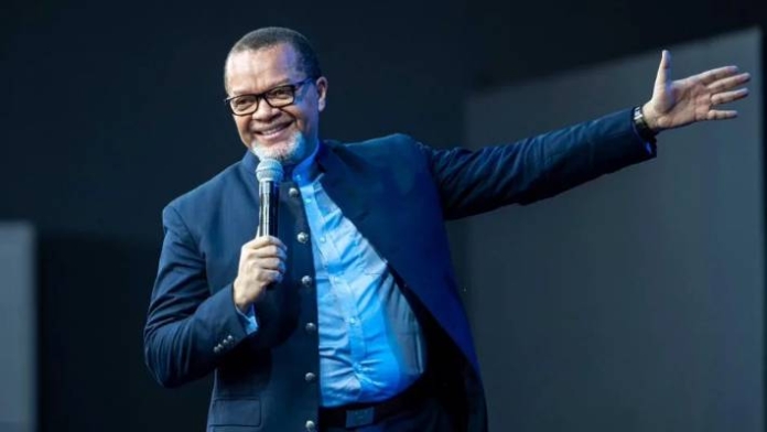 Marcello Tunasi signe un accord avec la famille de Blanche Kandolo